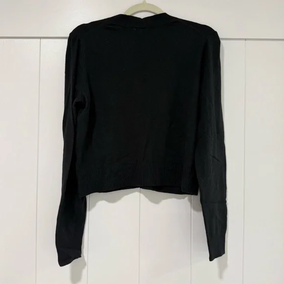 ✨ GAP Black Button Front V Neck Cardigan Sweater — Size S ✨ - Picture 2 of 7